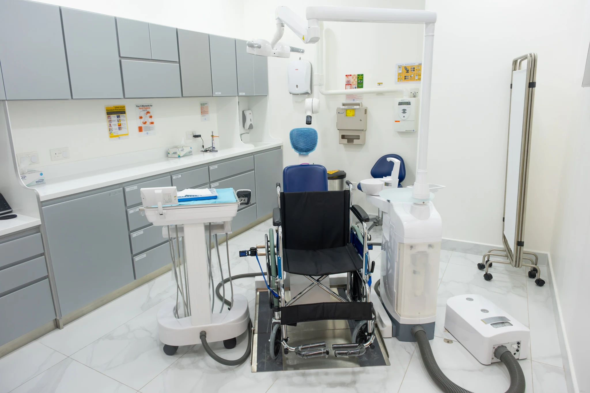 Front view of the accessible dental room with treatment equipment at Silwadi Al Raha